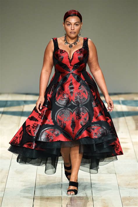 chanel plus size model